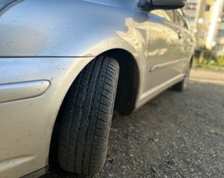 Серый Тойота Авенсис, объемом двигателя 2.2 л и пробегом 260 тыс. км за 5600 $, фото 1 на Automoto.ua