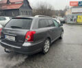 Серый Тойота Авенсис, объемом двигателя 2 л и пробегом 206 тыс. км за 7500 $, фото 3 на Automoto.ua