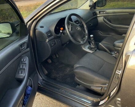 Серый Тойота Авенсис, объемом двигателя 2.2 л и пробегом 293 тыс. км за 7399 $, фото 23 на Automoto.ua