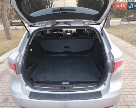 Серый Тойота Авенсис, объемом двигателя 2 л и пробегом 313 тыс. км за 7400 $, фото 3 на Automoto.ua