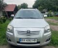Серый Тойота Авенсис, объемом двигателя 2.2 л и пробегом 228 тыс. км за 6900 $, фото 1 на Automoto.ua