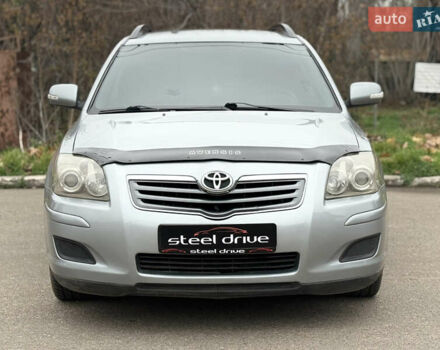 Серый Тойота Авенсис, объемом двигателя 2 л и пробегом 235 тыс. км за 6499 $, фото 1 на Automoto.ua