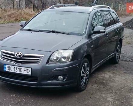 Серый Тойота Авенсис, объемом двигателя 2.2 л и пробегом 285 тыс. км за 5350 $, фото 4 на Automoto.ua