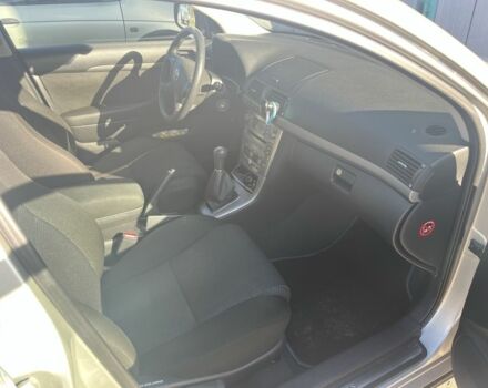 Сірий Тойота Авенсіс, об'ємом двигуна 1.8 л та пробігом 185 тис. км за 7500 $, фото 6 на Automoto.ua