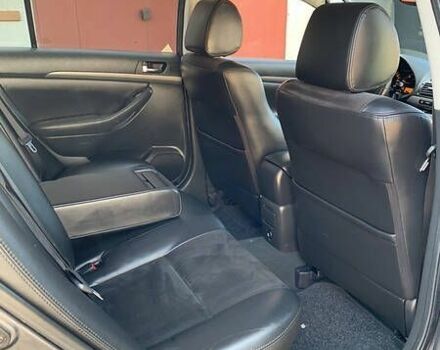 Серый Тойота Авенсис, объемом двигателя 2.2 л и пробегом 275 тыс. км за 4800 $, фото 4 на Automoto.ua