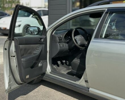 Серый Тойота Авенсис, объемом двигателя 2 л и пробегом 290 тыс. км за 6500 $, фото 9 на Automoto.ua