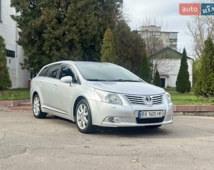 Серый Тойота Авенсис, объемом двигателя 2 л и пробегом 243 тыс. км за 7999 $, фото 2 на Automoto.ua