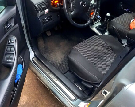 Серый Тойота Авенсис, объемом двигателя 2.2 л и пробегом 273 тыс. км за 7800 $, фото 7 на Automoto.ua