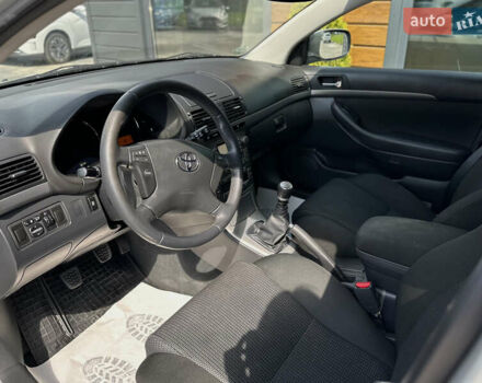 Сірий Тойота Авенсіс, об'ємом двигуна 2.23 л та пробігом 195 тис. км за 7999 $, фото 34 на Automoto.ua