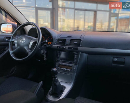 Серый Тойота Авенсис, объемом двигателя 2.2 л и пробегом 256 тыс. км за 6650 $, фото 11 на Automoto.ua