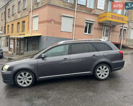 Серый Тойота Авенсис, объемом двигателя 2 л и пробегом 206 тыс. км за 7500 $, фото 1 на Automoto.ua