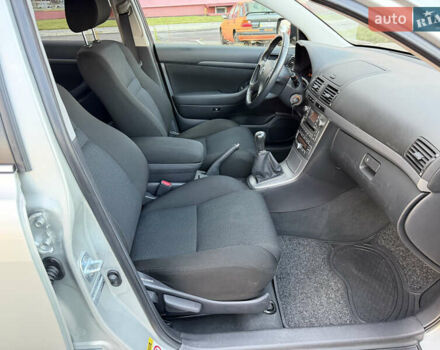 Серый Тойота Авенсис, объемом двигателя 1.79 л и пробегом 224 тыс. км за 8199 $, фото 81 на Automoto.ua