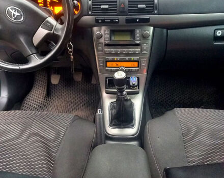 Серый Тойота Авенсис, объемом двигателя 2.2 л и пробегом 273 тыс. км за 7800 $, фото 6 на Automoto.ua