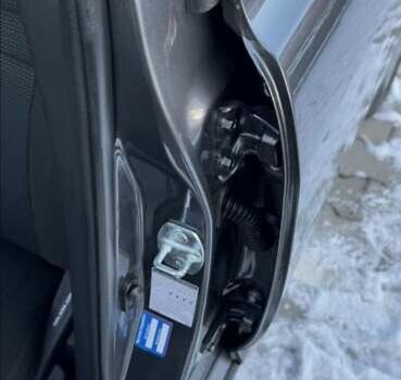 Сірий Тойота Авенсіс, об'ємом двигуна 2 л та пробігом 240 тис. км за 7200 $, фото 2 на Automoto.ua