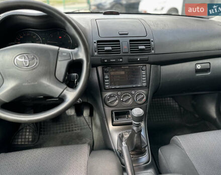 Сірий Тойота Авенсіс, об'ємом двигуна 2 л та пробігом 290 тис. км за 6500 $, фото 38 на Automoto.ua