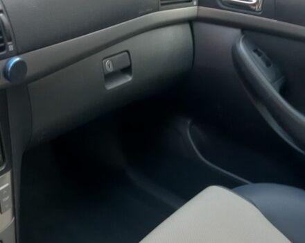 Серый Тойота Авенсис, объемом двигателя 2 л и пробегом 420 тыс. км за 6100 $, фото 9 на Automoto.ua