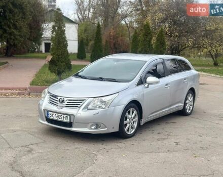 Серый Тойота Авенсис, объемом двигателя 2 л и пробегом 243 тыс. км за 7999 $, фото 3 на Automoto.ua