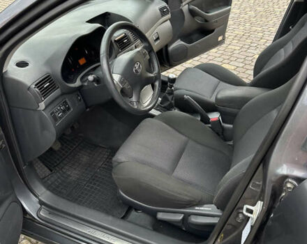 Серый Тойота Авенсис, объемом двигателя 2.2 л и пробегом 228 тыс. км за 7000 $, фото 34 на Automoto.ua
