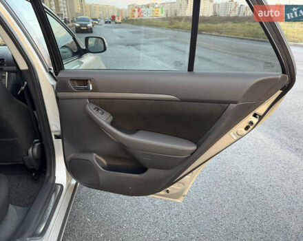 Серый Тойота Авенсис, объемом двигателя 1.79 л и пробегом 224 тыс. км за 8199 $, фото 76 на Automoto.ua