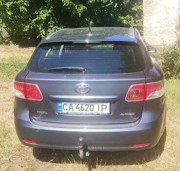Серый Тойота Авенсис, объемом двигателя 2 л и пробегом 247 тыс. км за 7300 $, фото 5 на Automoto.ua