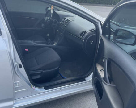 Серый Тойота Авенсис, объемом двигателя 2 л и пробегом 230 тыс. км за 7800 $, фото 15 на Automoto.ua