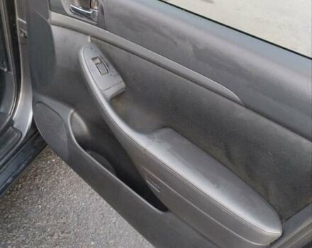 Серый Тойота Авенсис, объемом двигателя 2.2 л и пробегом 287 тыс. км за 6500 $, фото 4 на Automoto.ua