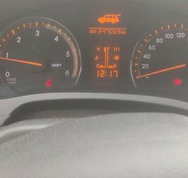 Серый Тойота Авенсис, объемом двигателя 2 л и пробегом 247 тыс. км за 7300 $, фото 8 на Automoto.ua