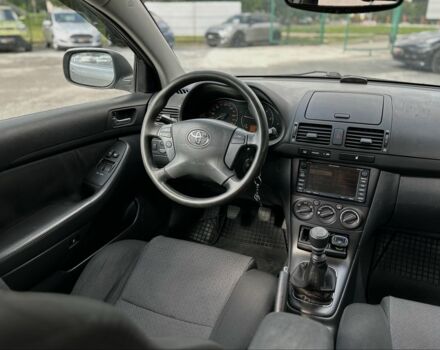 Серый Тойота Авенсис, объемом двигателя 2 л и пробегом 290 тыс. км за 6500 $, фото 13 на Automoto.ua