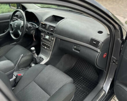 Серый Тойота Авенсис, объемом двигателя 2.2 л и пробегом 228 тыс. км за 7000 $, фото 23 на Automoto.ua