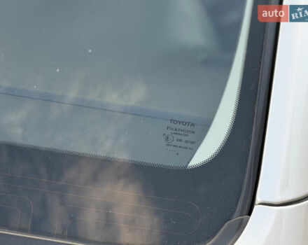 Серый Тойота Авенсис, объемом двигателя 1.79 л и пробегом 224 тыс. км за 8199 $, фото 19 на Automoto.ua