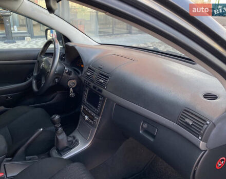 Серый Тойота Авенсис, объемом двигателя 2.2 л и пробегом 256 тыс. км за 5950 $, фото 19 на Automoto.ua