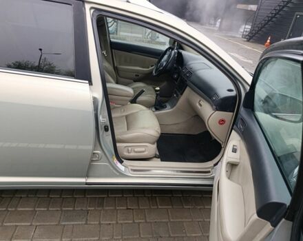 Серый Тойота Авенсис, объемом двигателя 2 л и пробегом 300 тыс. км за 2599 $, фото 12 на Automoto.ua