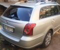 Серый Тойота Авенсис, объемом двигателя 2 л и пробегом 350 тыс. км за 4500 $, фото 1 на Automoto.ua