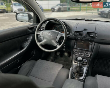 Сірий Тойота Авенсіс, об'ємом двигуна 2 л та пробігом 290 тис. км за 6500 $, фото 30 на Automoto.ua