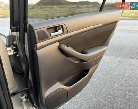 Серый Тойота Авенсис, объемом двигателя 1.79 л и пробегом 224 тыс. км за 8199 $, фото 74 на Automoto.ua