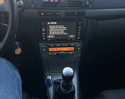 Серый Тойота Авенсис, объемом двигателя 2.2 л и пробегом 312 тыс. км за 6800 $, фото 6 на Automoto.ua