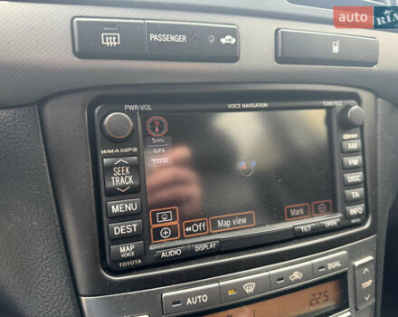 Серый Тойота Авенсис, объемом двигателя 2 л и пробегом 206 тыс. км за 7500 $, фото 14 на Automoto.ua