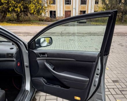 Серый Тойота Авенсис, объемом двигателя 2 л и пробегом 340 тыс. км за 3200 $, фото 17 на Automoto.ua