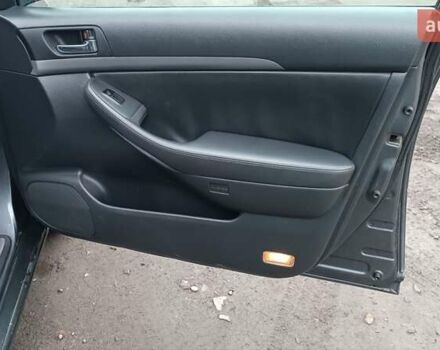 Серый Тойота Авенсис, объемом двигателя 2.2 л и пробегом 285 тыс. км за 5350 $, фото 25 на Automoto.ua