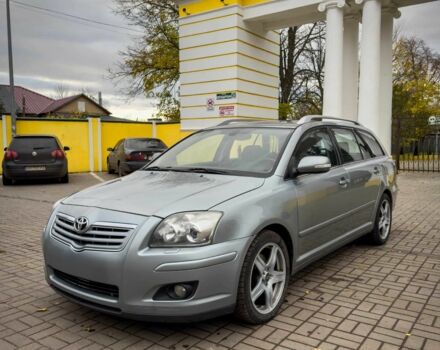 Серый Тойота Авенсис, объемом двигателя 2 л и пробегом 340 тыс. км за 3200 $, фото 2 на Automoto.ua