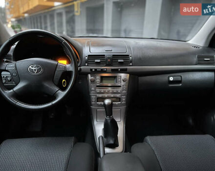 Серый Тойота Авенсис, объемом двигателя 1.8 л и пробегом 203 тыс. км за 7300 $, фото 28 на Automoto.ua