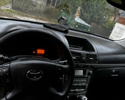 Серый Тойота Авенсис, объемом двигателя 2 л и пробегом 375 тыс. км за 4500 $, фото 4 на Automoto.ua