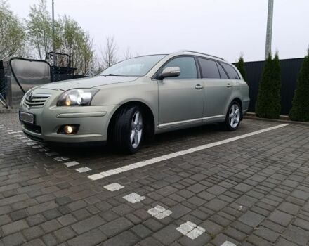 Серый Тойота Авенсис, объемом двигателя 2 л и пробегом 300 тыс. км за 2599 $, фото 1 на Automoto.ua