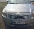 Серый Тойота Авенсис, объемом двигателя 2 л и пробегом 215 тыс. км за 7700 $, фото 1 на Automoto.ua