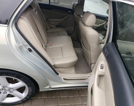 Серый Тойота Авенсис, объемом двигателя 2 л и пробегом 300 тыс. км за 2599 $, фото 10 на Automoto.ua