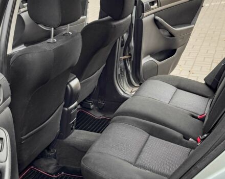 Серый Тойота Авенсис, объемом двигателя 2 л и пробегом 340 тыс. км за 3200 $, фото 11 на Automoto.ua