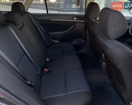 Серый Тойота Авенсис, объемом двигателя 2.2 л и пробегом 256 тыс. км за 5950 $, фото 26 на Automoto.ua
