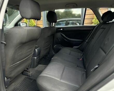 Серый Тойота Авенсис, объемом двигателя 2 л и пробегом 290 тыс. км за 6500 $, фото 23 на Automoto.ua