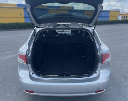 Серый Тойота Авенсис, объемом двигателя 2 л и пробегом 230 тыс. км за 7800 $, фото 9 на Automoto.ua