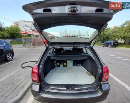 Сірий Тойота Авенсіс, об'ємом двигуна 2 л та пробігом 251 тис. км за 6350 $, фото 6 на Automoto.ua